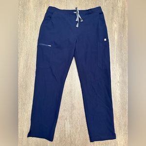 FIGS NAVY BLUE CARGO SCRUB PANTS - Size Medium Petite SKU:477